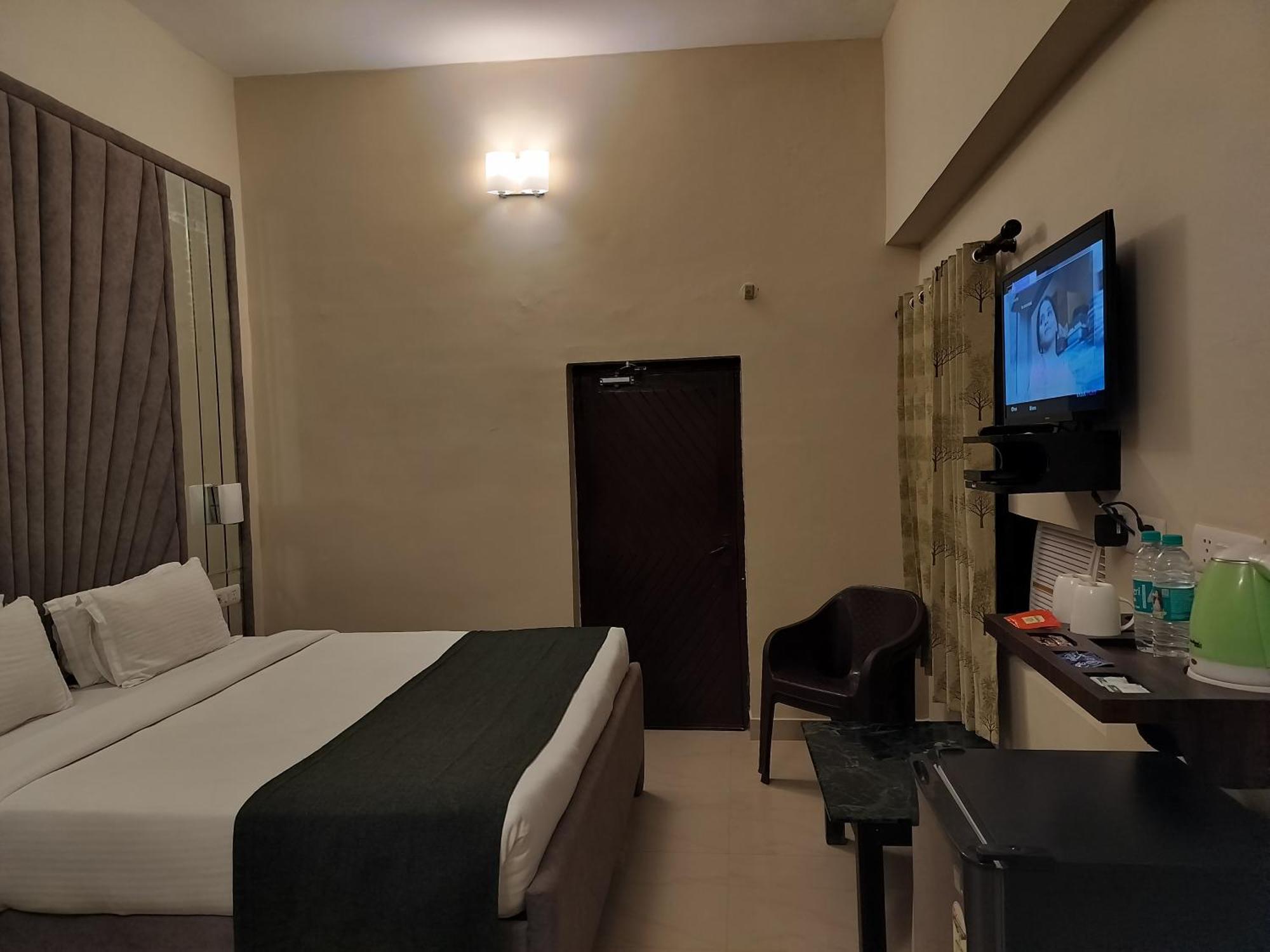 Bel-La Monde Hotel "Riverside" - Jim Corbett Garjia 外观 照片